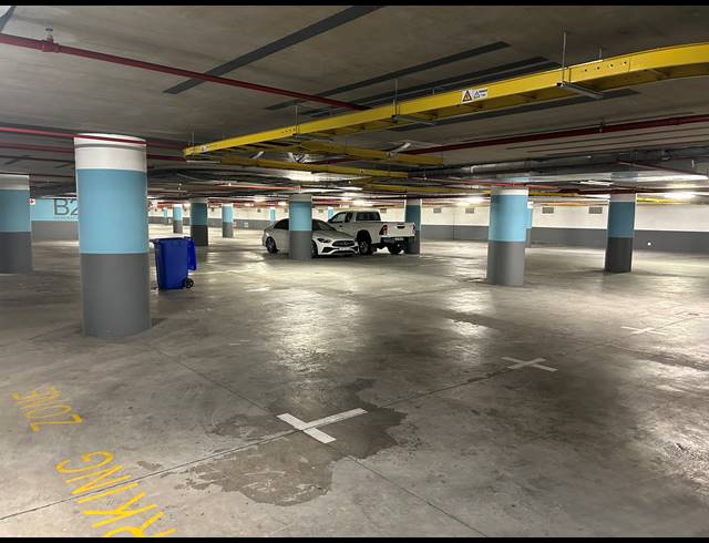 114M² BUILDING TO LET IN FORESHORE